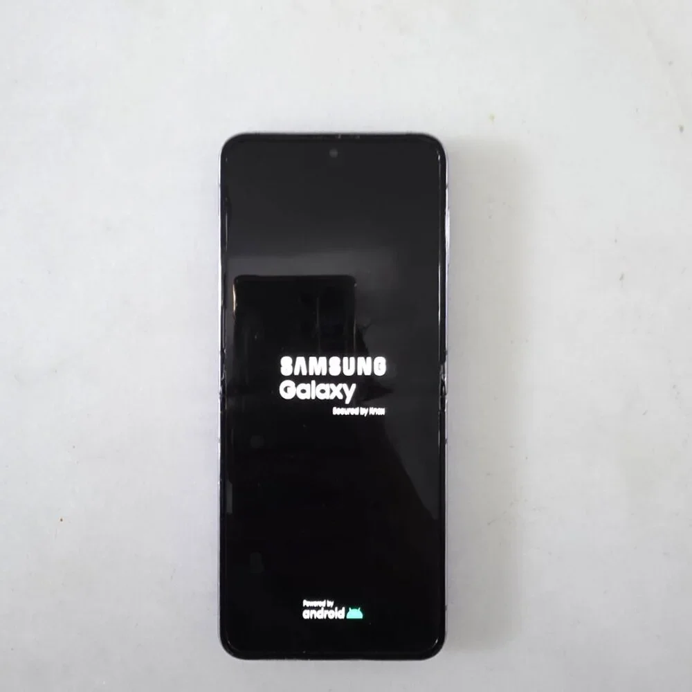 Samsung Galaxy Z Flip4 5G, 128GB, Bora Purple - Unlocked